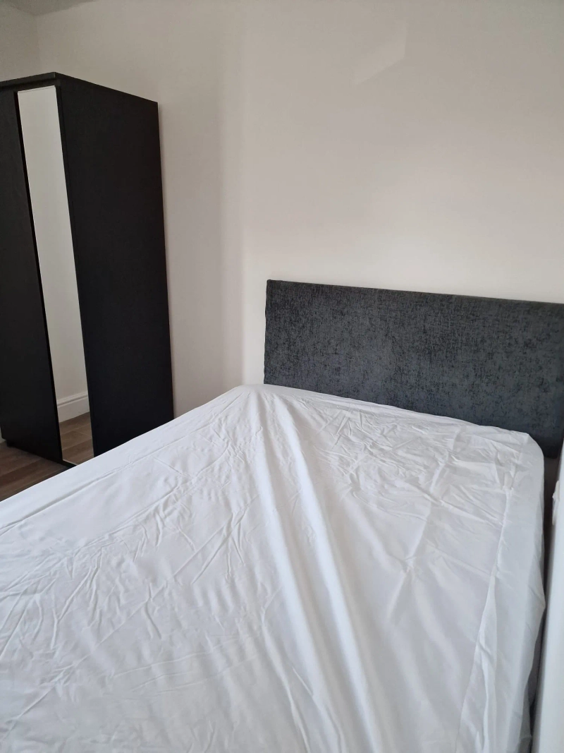 3 Bedroom - Flat 7,  Bawas place - Alfreton Road - Thumbnail 4